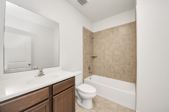 Building Photo - 9526 Opal Gates Dr