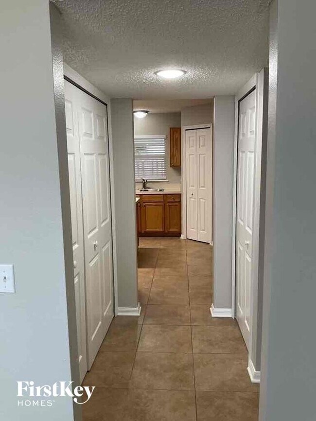 Building Photo - 7094 Shady Pine Ct