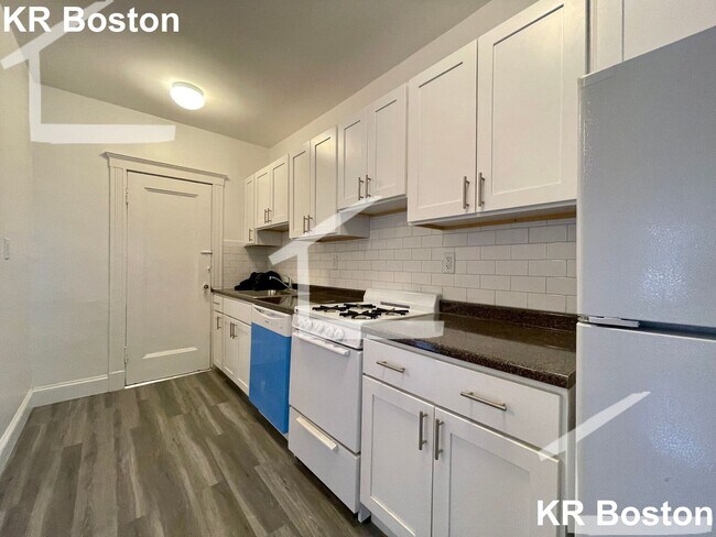 Building Photo - 7 Vinal St
