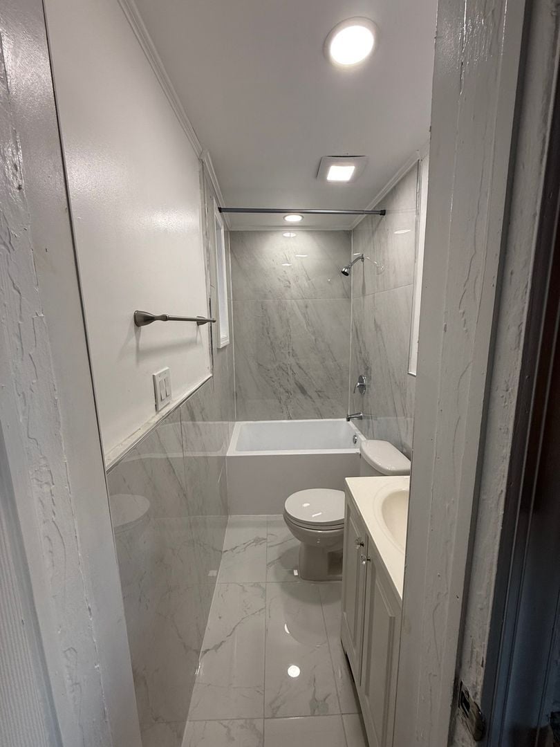 Building Photo - 189 Sheridan Ave