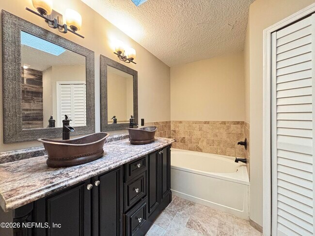 Building Photo - 1270 Tahoe Ct