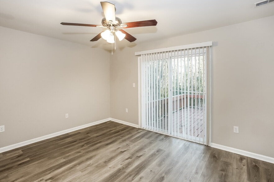 Building Photo - 7825 Elm Tree Ln