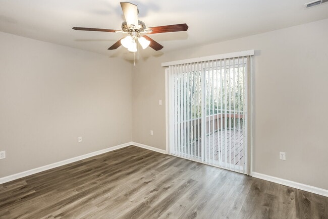 Building Photo - 7825 Elm Tree Ln