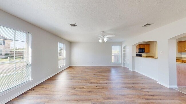 Building Photo - 4131 McFarland Dr