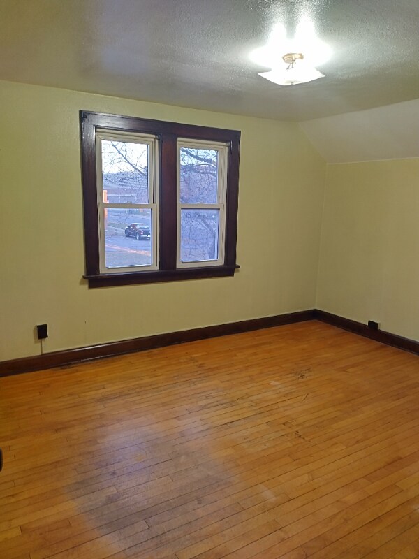 Building Photo - 1525 Clough Ave