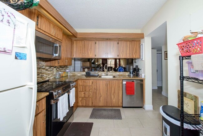 Building Photo - 3515 Village Blvd