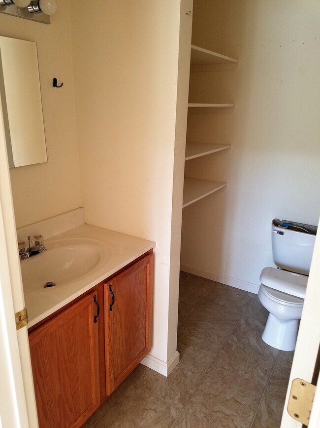 Building Photo - 309 Chadham Ct