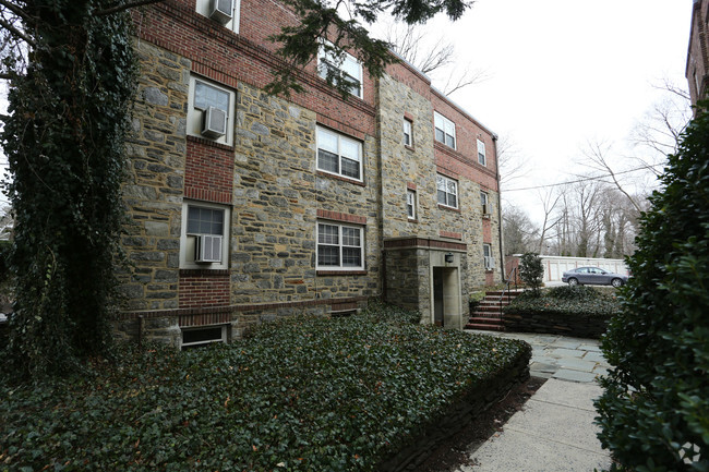 Building Photo - Woodside Court Apartments