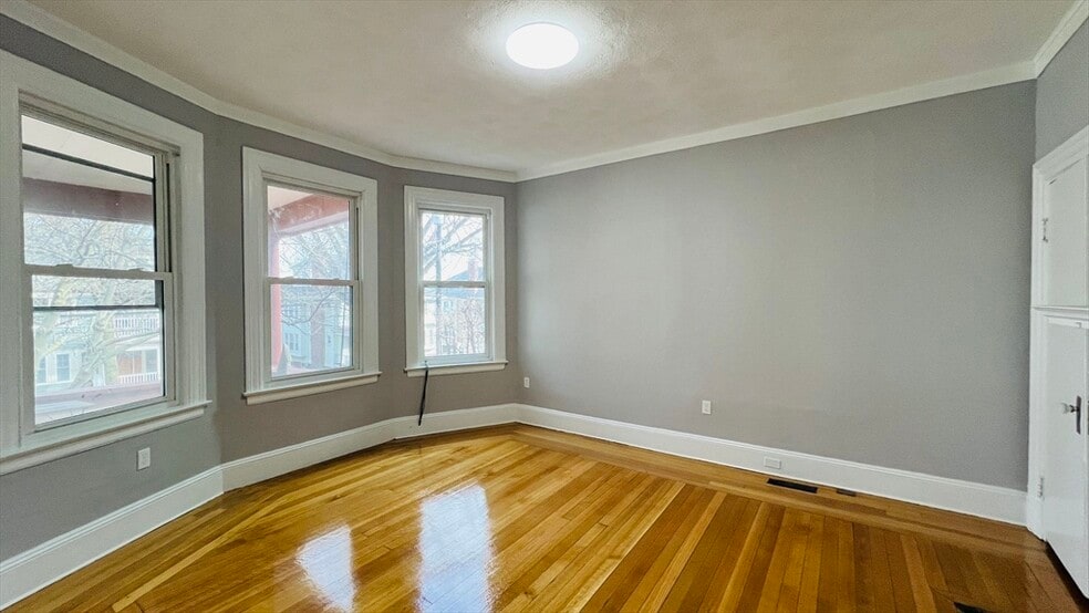 Building Photo - 152 Winchester St