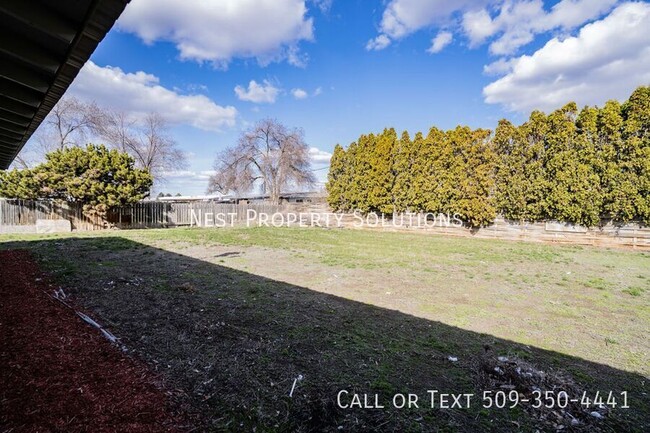 Building Photo - 160 Carswell Dr