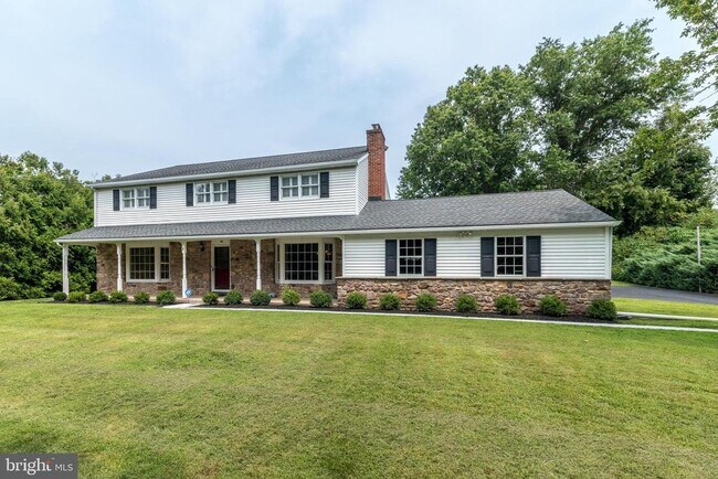 Building Photo - 38 Chestnut Valley Dr
