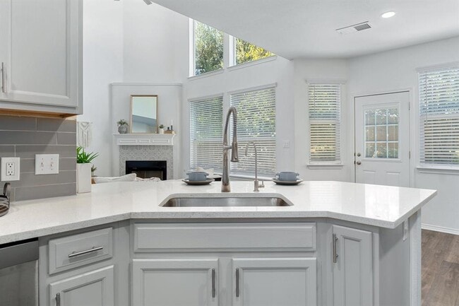 Building Photo - 13508 Campesina Dr