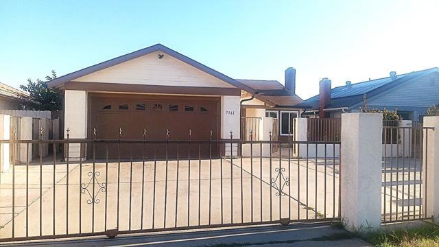 Building Photo - 7561 Skyline Dr