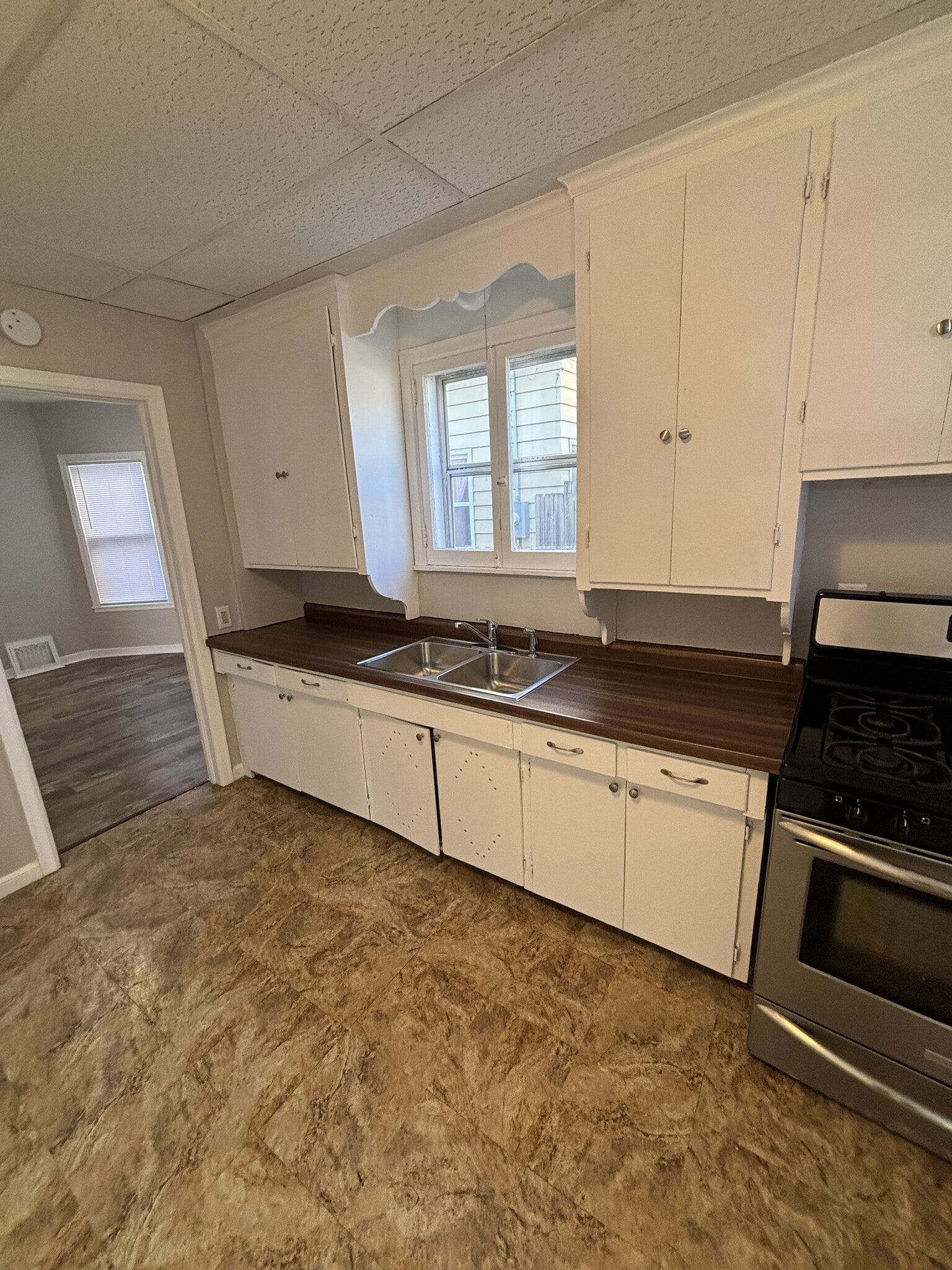 Building Photo - 472 Case Ave