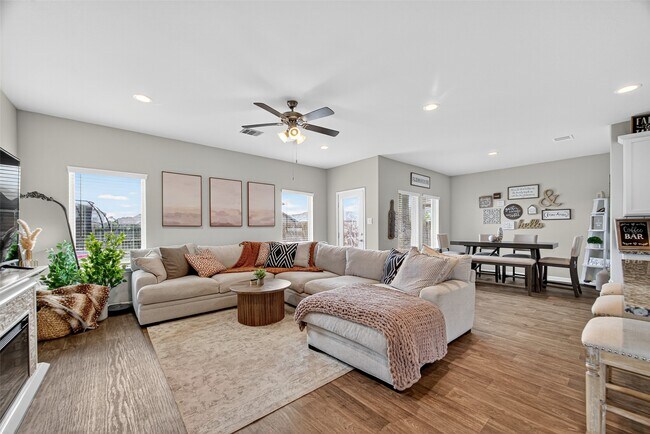 Building Photo - 13009 Leisure Cove Dr