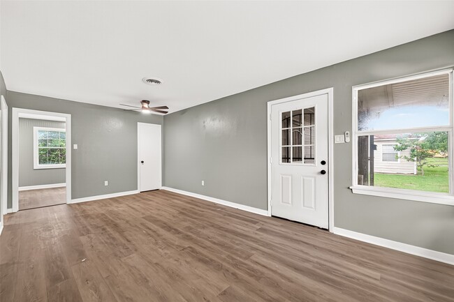 Building Photo - 8666 Candy St