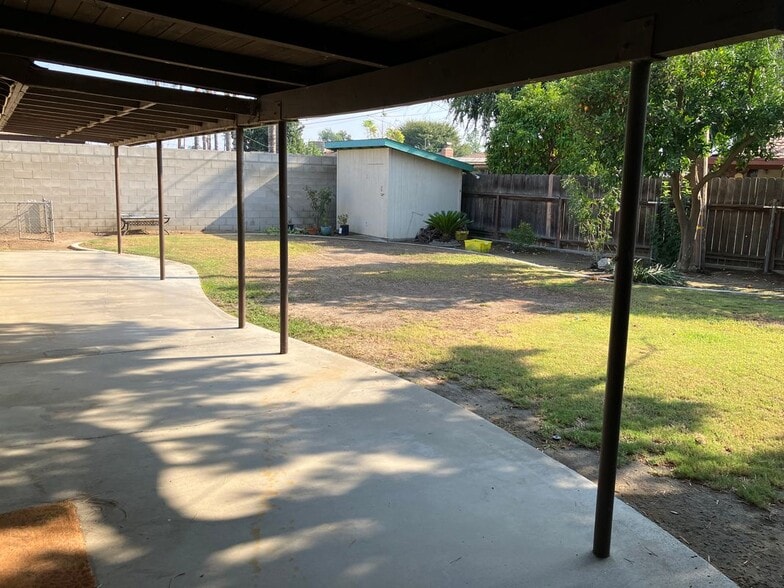 Building Photo - 4709 Summertree Ln