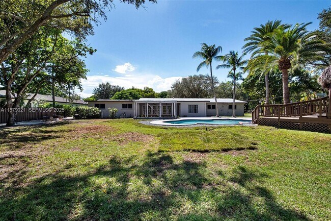 Building Photo - 11301 SW 91 Ave