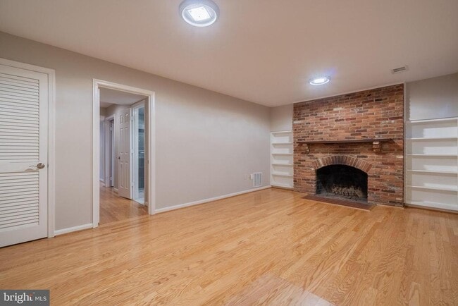 Building Photo - 6754 Towne Lane Rd