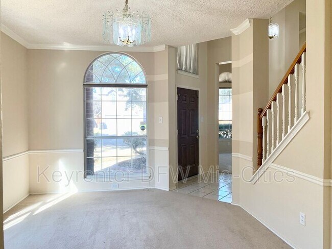 Building Photo - 2320 Kittyhawk Dr