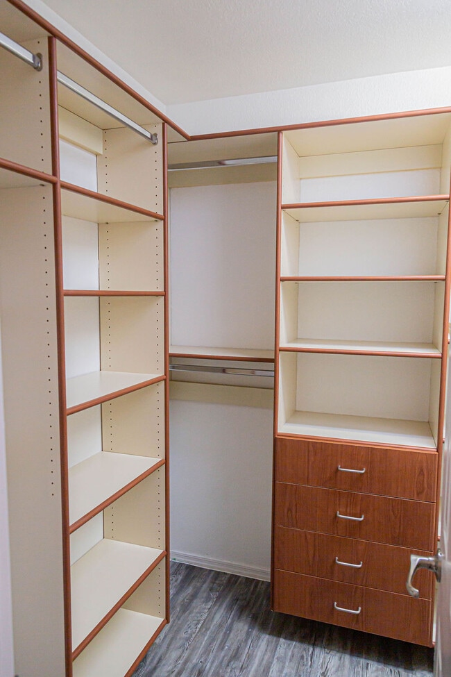 Building Photo - 5436 W Dove of Peace Dr