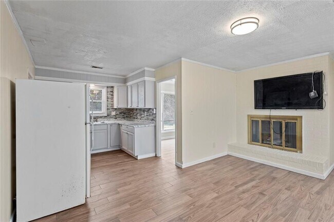 Building Photo - 1201 Shoreham Dr