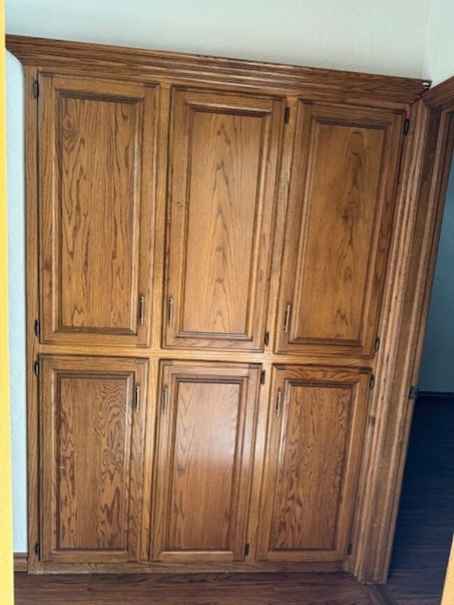 Building Photo - 4 bedroom 2 1/2 bath 3 car garage home