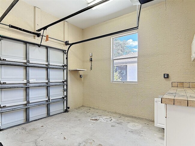 Building Photo - 168 Fairway Rd