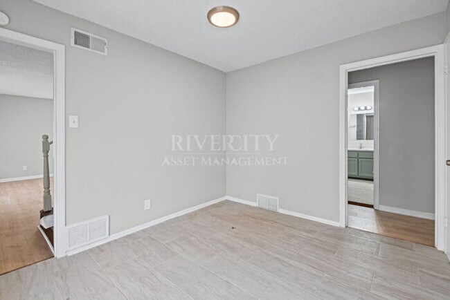 Building Photo - WHITEHAVEN GEM!!!! SECTION 8 WELCOMED !!!