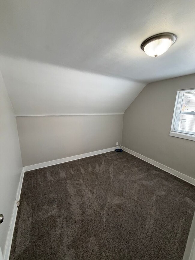 Building Photo - 1913 Stirling Ave