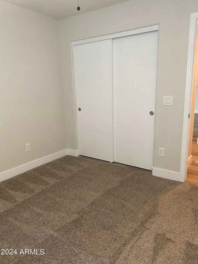 Building Photo - 1755 W Desert Canyon Dr