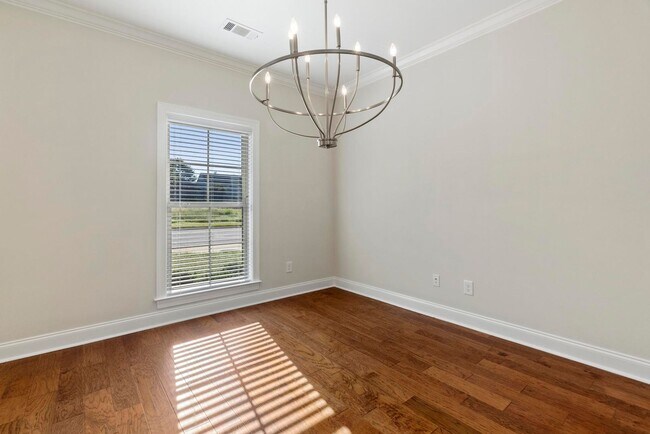 Building Photo - 1642 Academy Dr