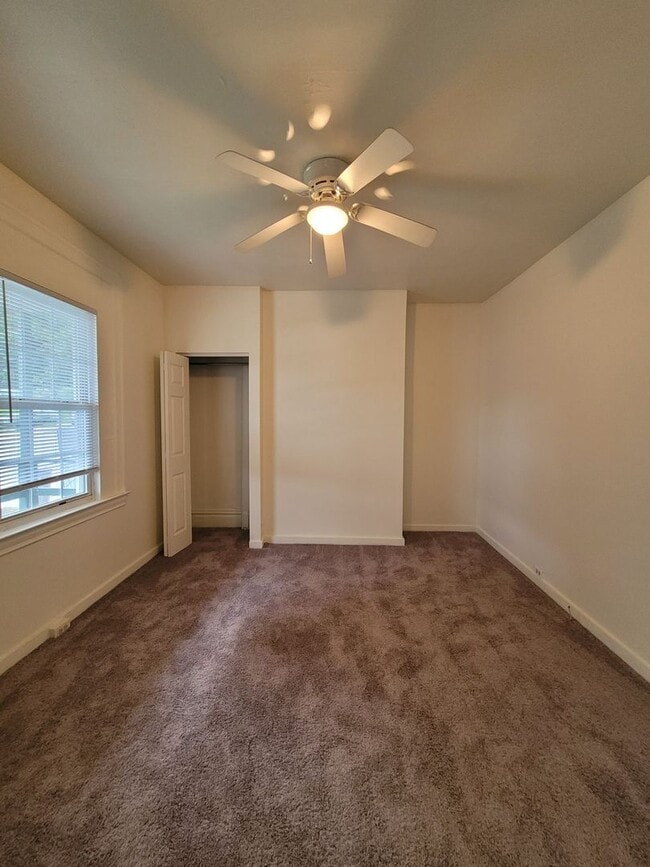 Building Photo - Dormont - 3 Bedroom Home