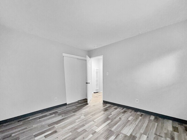 Building Photo - 2BR/1BA House w/ Fenced Yard + Garage In Carmichael