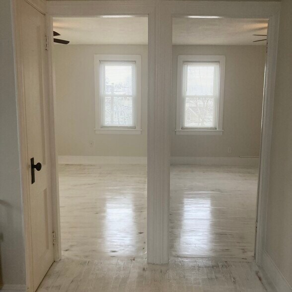 Building Photo - 70 Hedley Ave