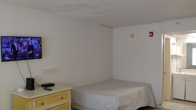 Building Photo - 2506 S Ocean Blvd