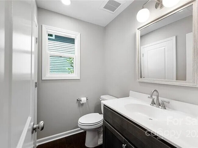 Building Photo - 10 Beryl Ct