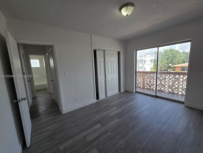 Building Photo - 1628 SW 7th St