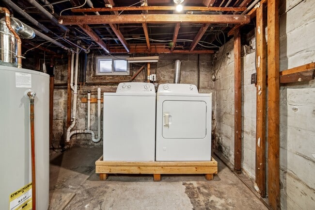 Building Photo - 78 W 6th St