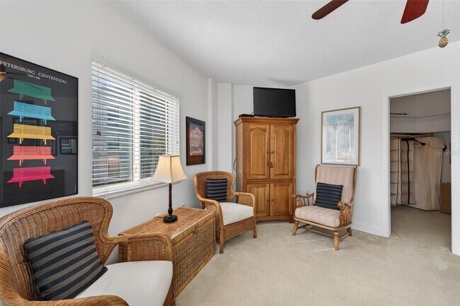 Building Photo - 1200 N Shore Dr NE