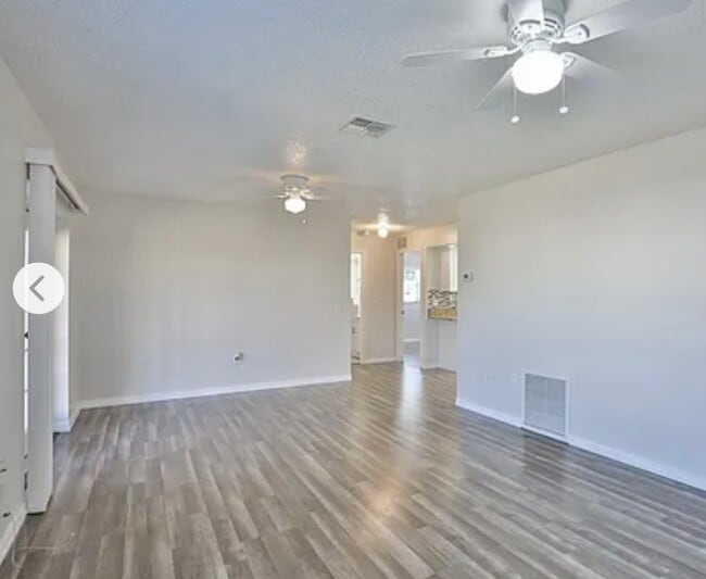 Building Photo - 4427 S Beneva Rd