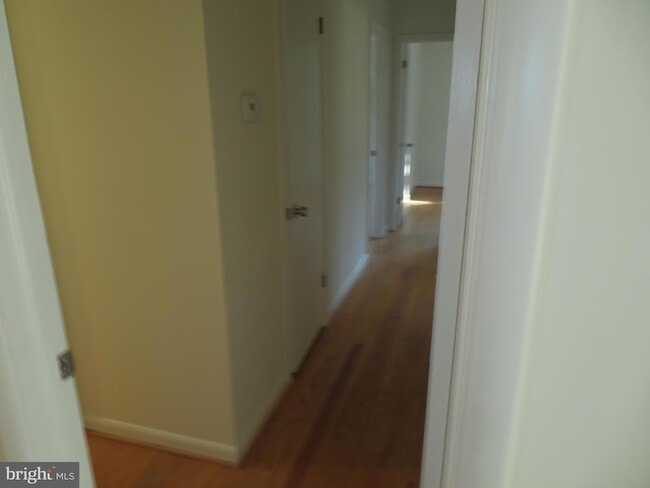 Building Photo - 26 Lakeside Dr