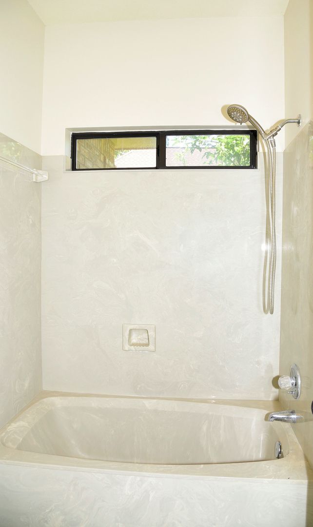 Building Photo - Spacious 4 Bedroom in Southwind at Bluewater Bay!