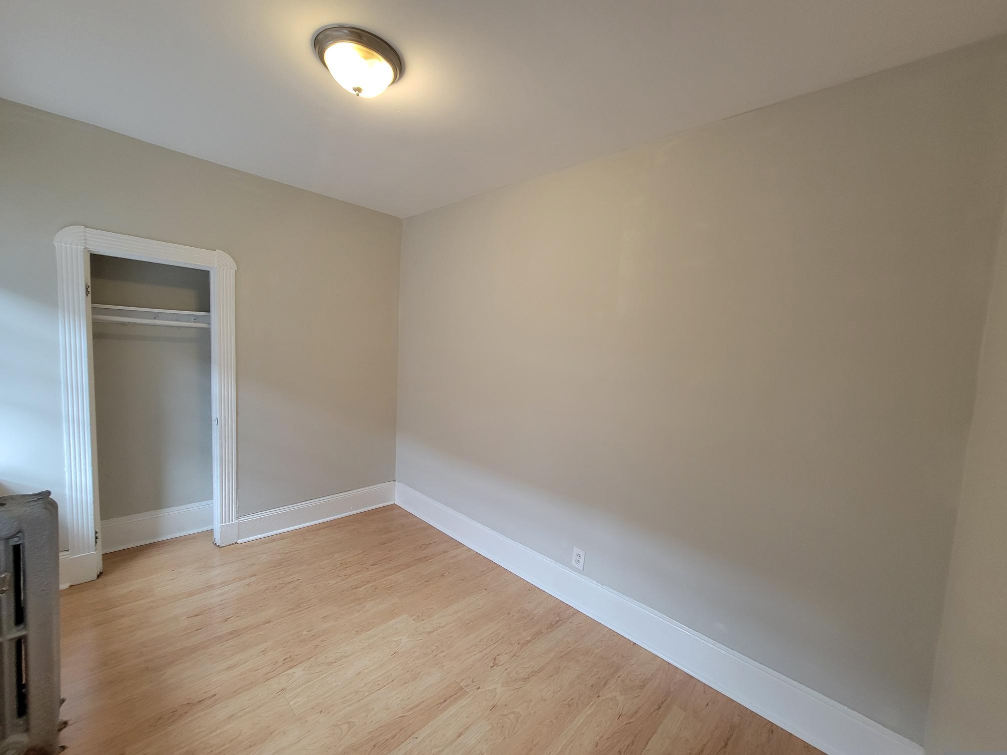 Building Photo - 164 Kelton St