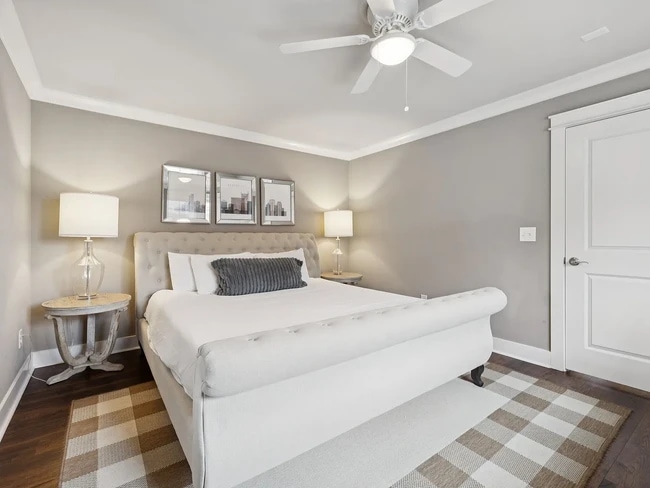 Building Photo - 1722 14th Ave S