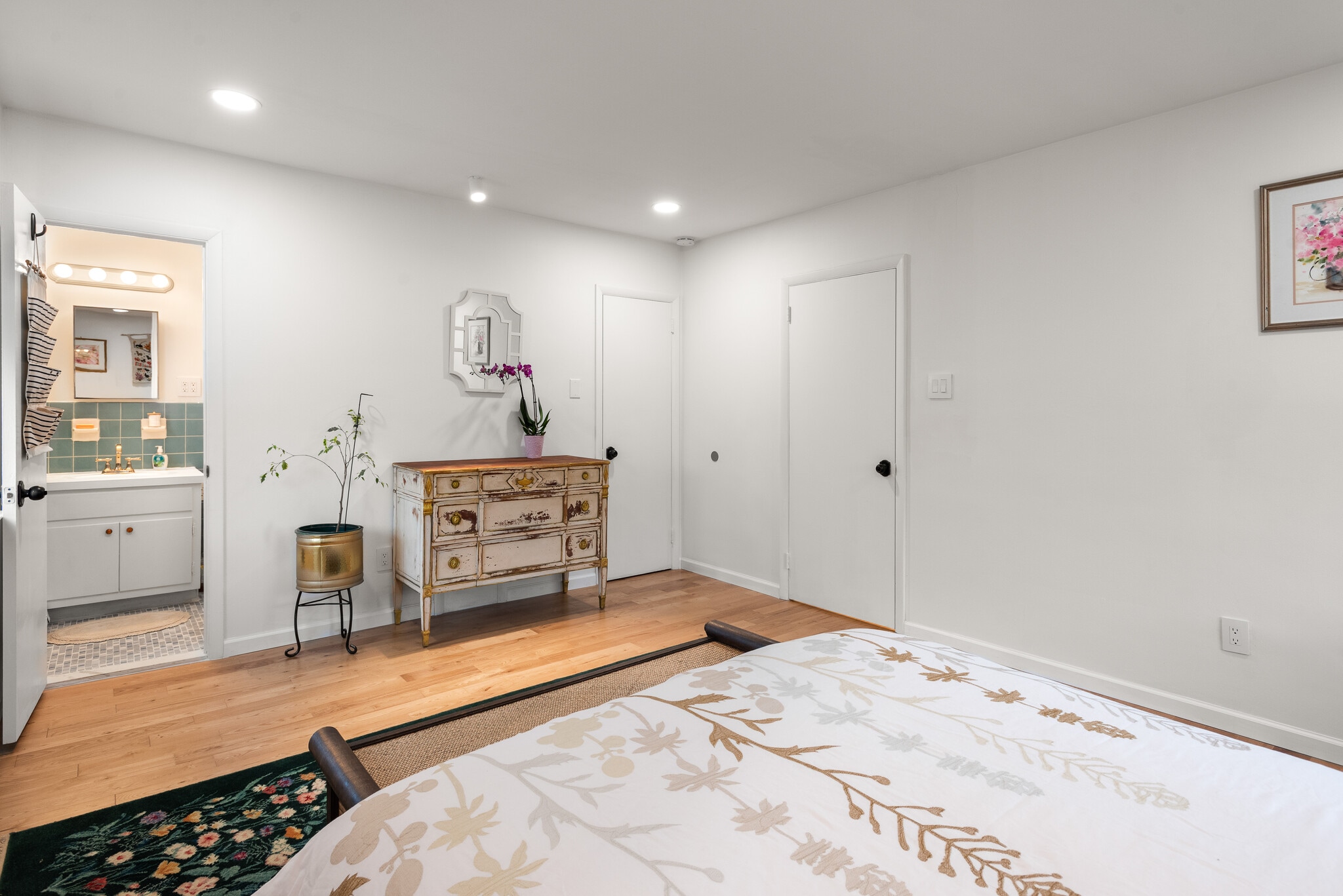 Building Photo - 48 Llanfair Rd