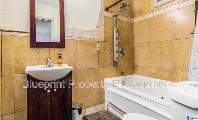 Building Photo - 1726 1st Pl S