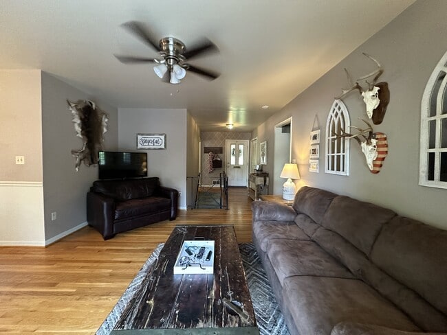Building Photo - Bright Annandale Home with Screened Porch and Prime Access