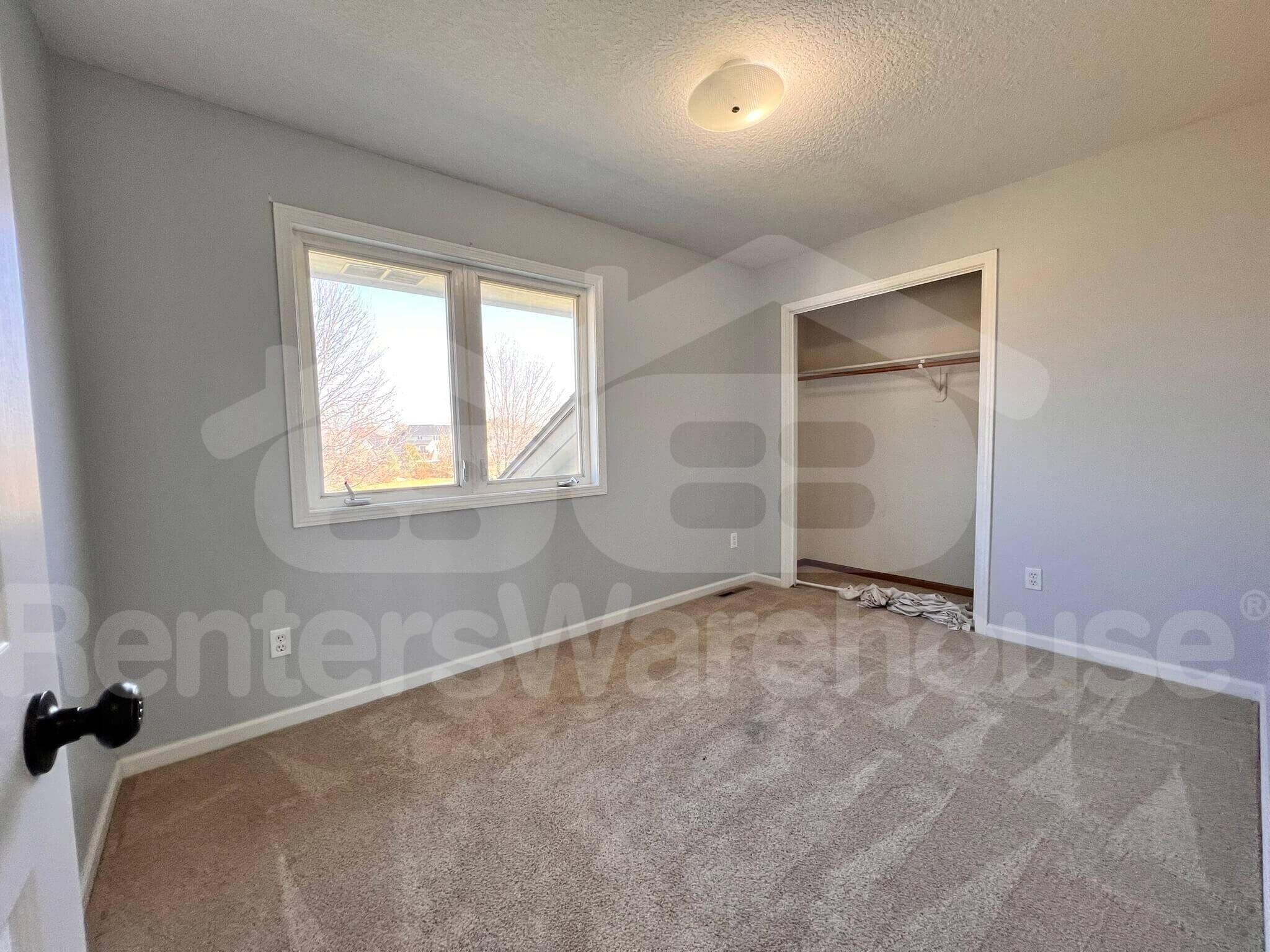 Building Photo - 1709 NE Sherman Ct