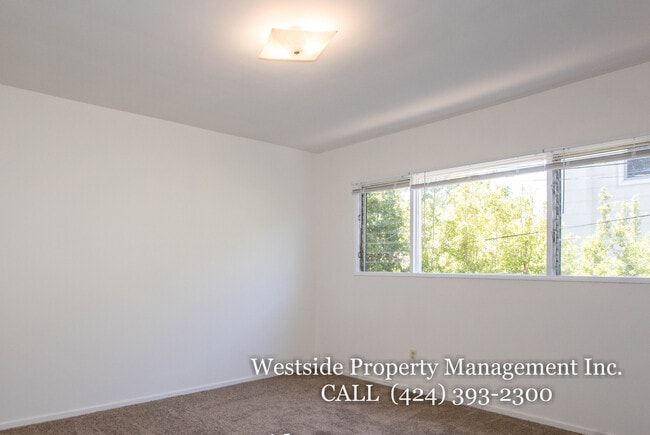 Building Photo - 145 N Lapeer Dr